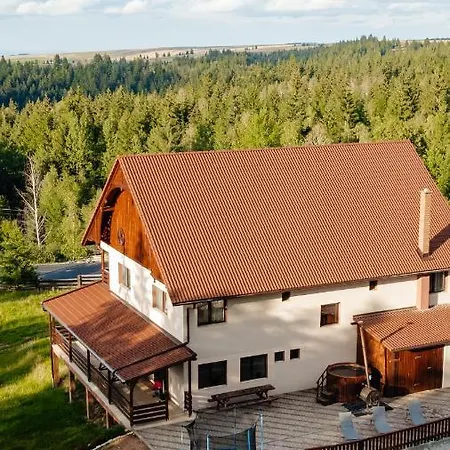 Pensiunea Agroturistica Rares Holiday home *
