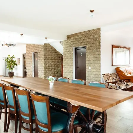 Pensiunea Agroturistica Rares Holiday home