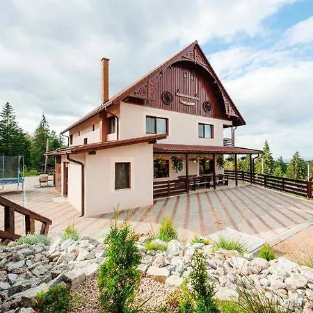 Pensiunea Agroturistica Rares Holiday home *